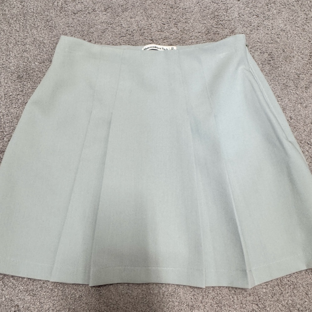 Abercrombie & Fitch mini pleated skirt in mint green - size XS